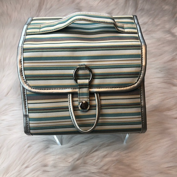 Travel Toiletries Bag - Picture 2 of 11